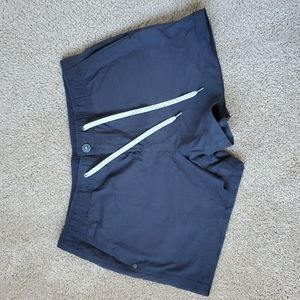 Vuori ripstop shorts in charcol XL